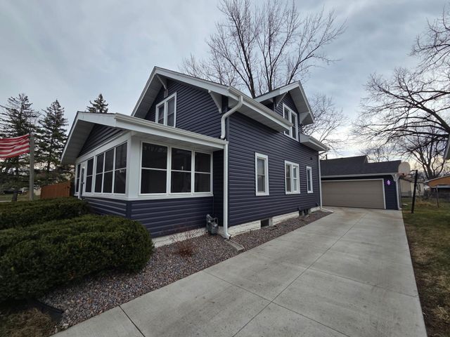 2040 Stillwater Avenue E, Saint Paul, MN 55119