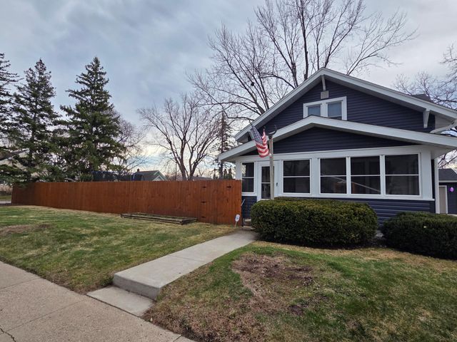 2040 Stillwater Avenue E, Saint Paul, MN 55119