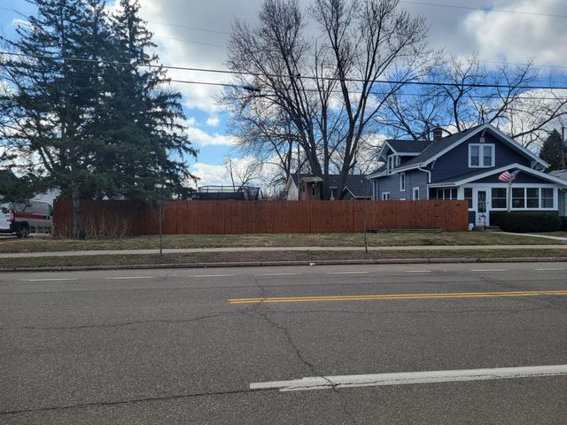 2040 Stillwater Avenue E, Saint Paul, MN 55119