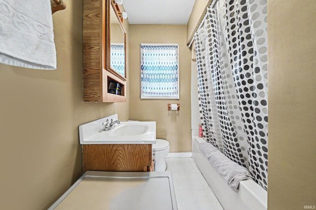19649 Darden Road, South Bend, IN 46637