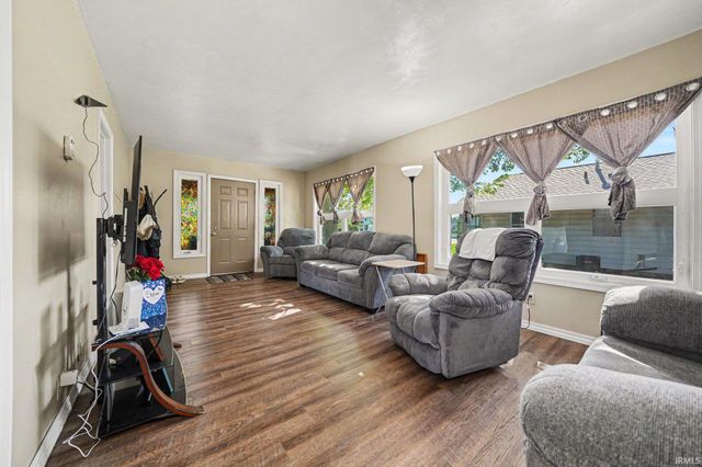 19649 Darden Road, South Bend, IN 46637