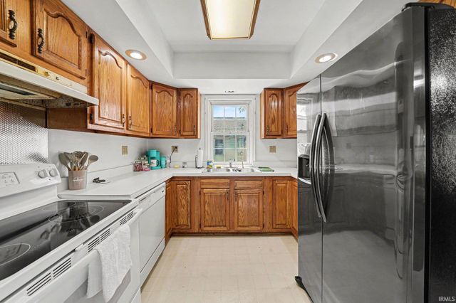 19649 Darden Road, South Bend, IN 46637