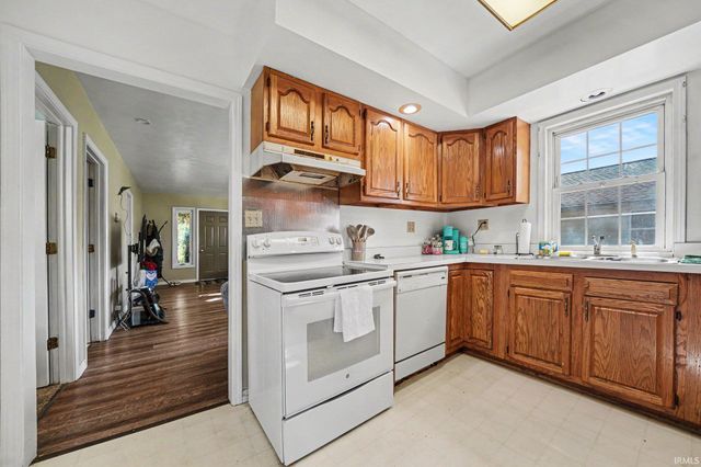 19649 Darden Road, South Bend, IN 46637