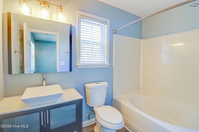 635 Lanvale Hills Circle NE, Leland, NC 28451