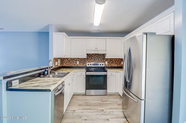 635 Lanvale Hills Circle NE, Leland, NC 28451