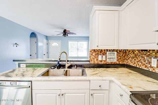 635 Lanvale Hills Circle NE, Leland, NC 28451