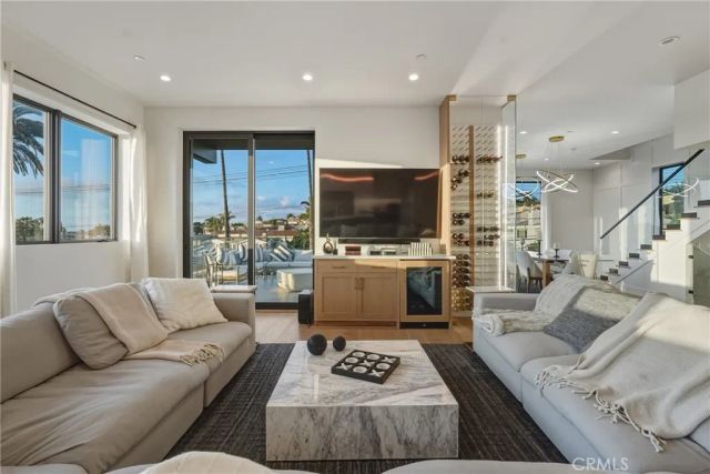 626 Longfellow, Hermosa Beach, CA 90254