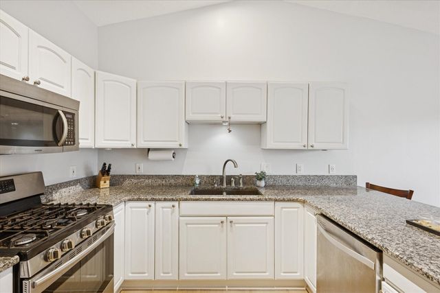 3039 Jeanlin Drive, Grand Rapids, MI 49546