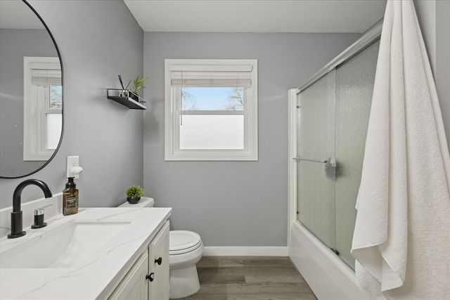 3039 Jeanlin Drive, Grand Rapids, MI 49546