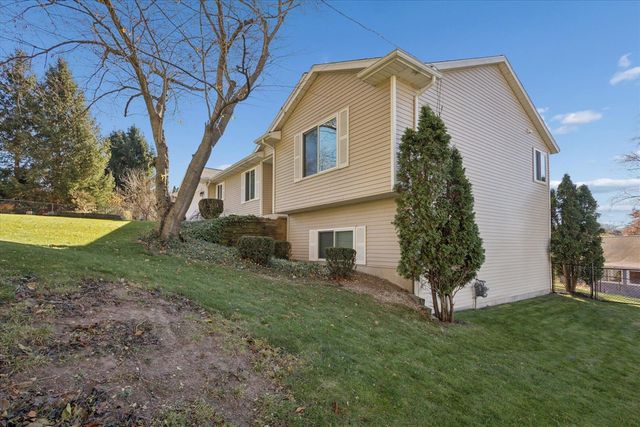 3039 Jeanlin Drive, Grand Rapids, MI 49546