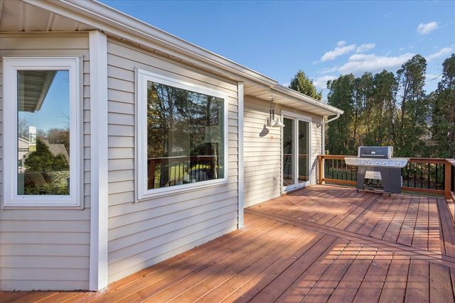 3039 Jeanlin Drive, Grand Rapids, MI 49546