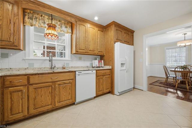 700 Riverside DR, Newport News, VA 23606