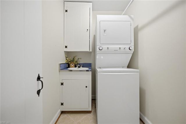 700 Riverside DR, Newport News, VA 23606