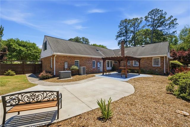 700 Riverside DR, Newport News, VA 23606