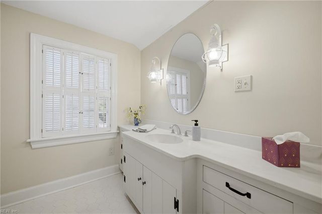 700 Riverside DR, Newport News, VA 23606