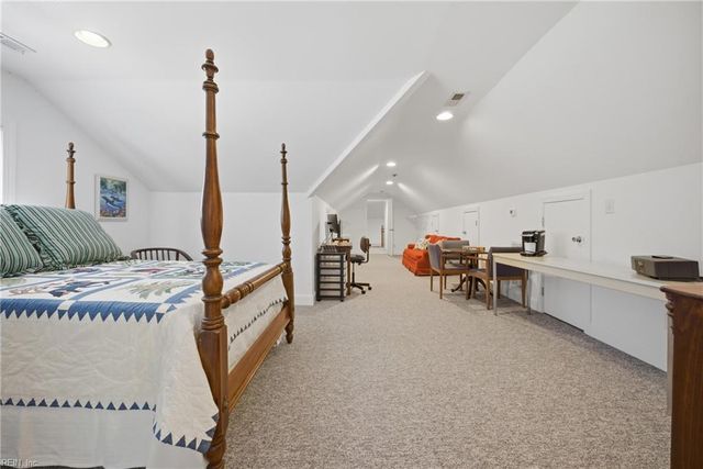 700 Riverside DR, Newport News, VA 23606