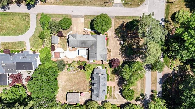 700 Riverside DR, Newport News, VA 23606