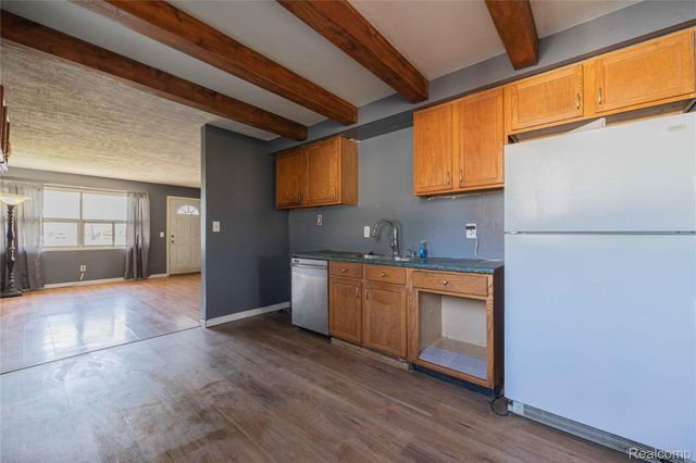 23300 N Brookside Drive, Dearborn Heights, MI 48125