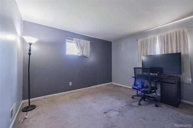 23300 N Brookside Drive, Dearborn Heights, MI 48125