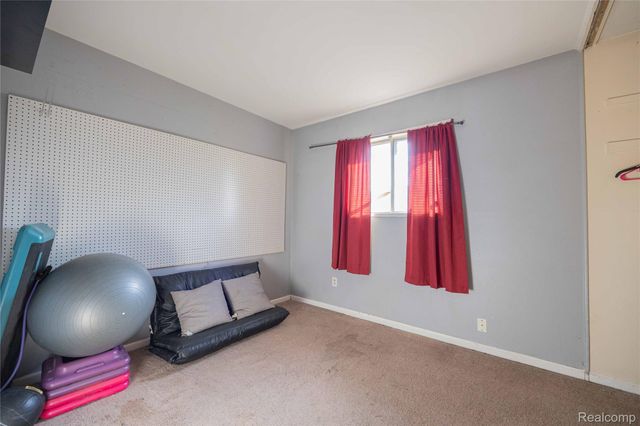 23300 N Brookside Drive, Dearborn Heights, MI 48125