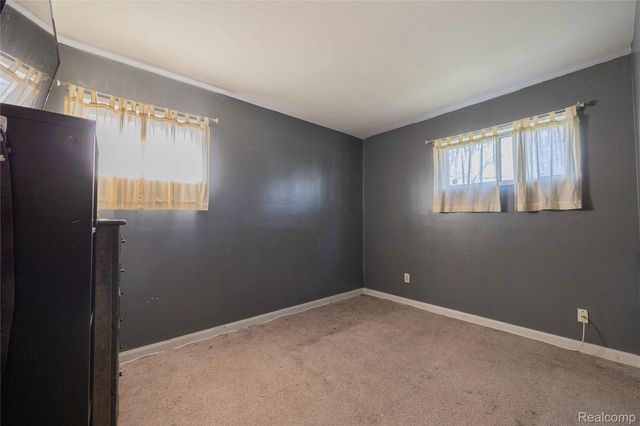 23300 N Brookside Drive, Dearborn Heights, MI 48125