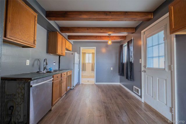 23300 N Brookside Drive, Dearborn Heights, MI 48125