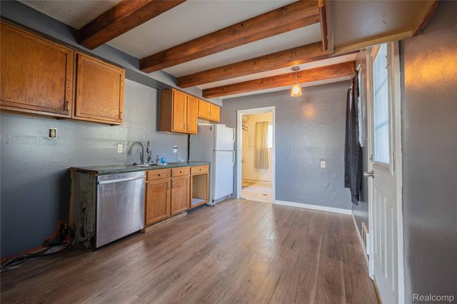 23300 N Brookside Drive, Dearborn Heights, MI 48125