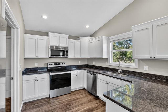 8550 Gilmour Lane, Freeland, MI 48623