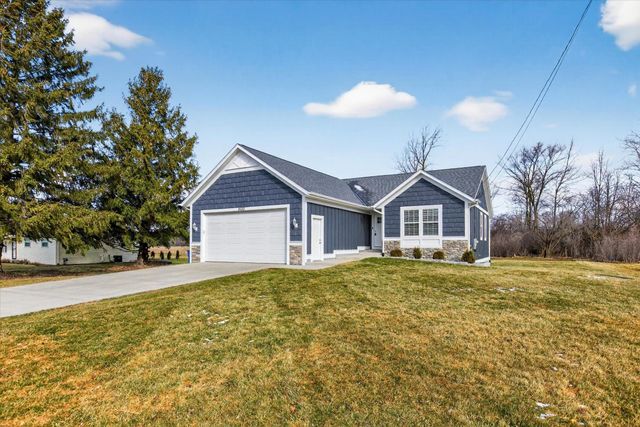 8550 Gilmour Lane, Freeland, MI 48623