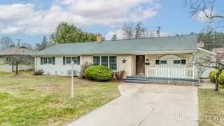 812 Hamilton Ave, Kingsford, MI 49802