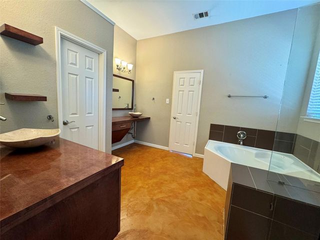 9301 Regal Oaks Drive, Mckinney, TX 75072