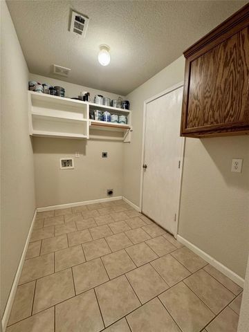 9301 Regal Oaks Drive, Mckinney, TX 75072