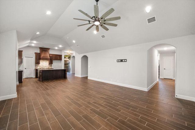 5007 Lake Park Drive, Mansfield, TX 76063