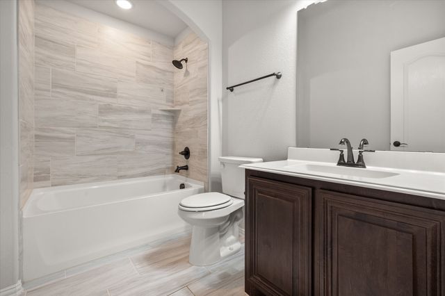 5007 Lake Park Drive, Mansfield, TX 76063