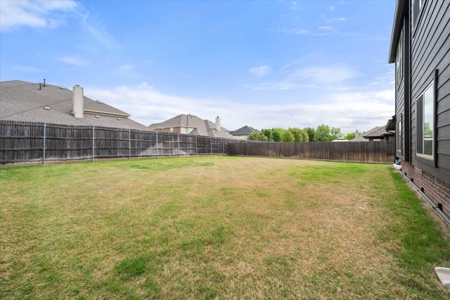 5007 Lake Park Drive, Mansfield, TX 76063