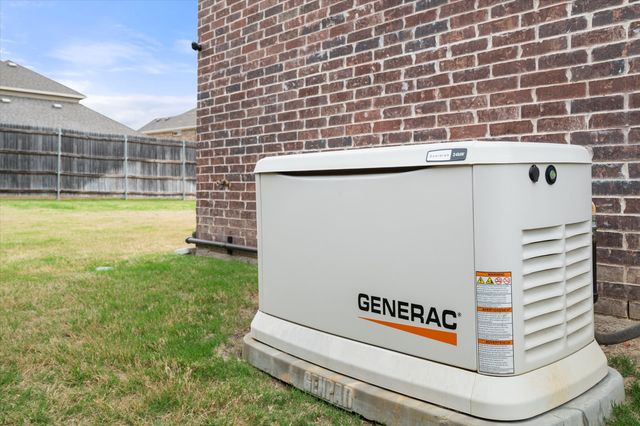 5007 Lake Park Drive, Mansfield, TX 76063