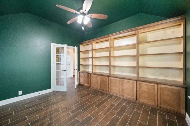 5007 Lake Park Drive, Mansfield, TX 76063