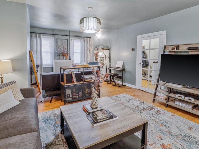 86 Harrison Street, Staten Island, NY 10304