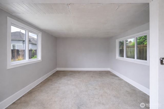 1016 E Orange Avenue, Burlington, WA 98233