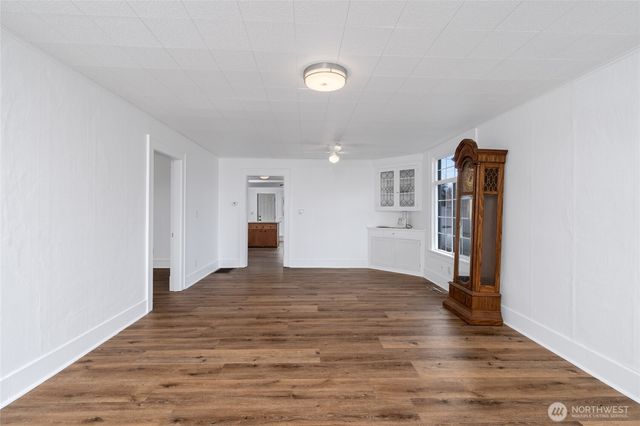 1016 E Orange Avenue, Burlington, WA 98233