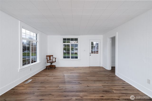 1016 E Orange Avenue, Burlington, WA 98233