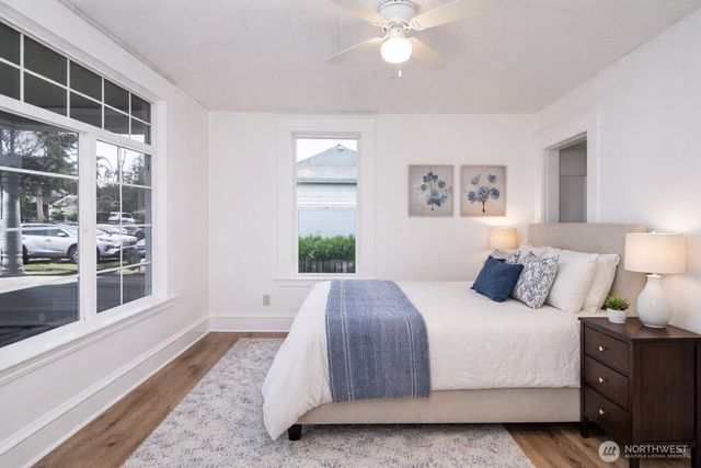 1016 E Orange Avenue, Burlington, WA 98233