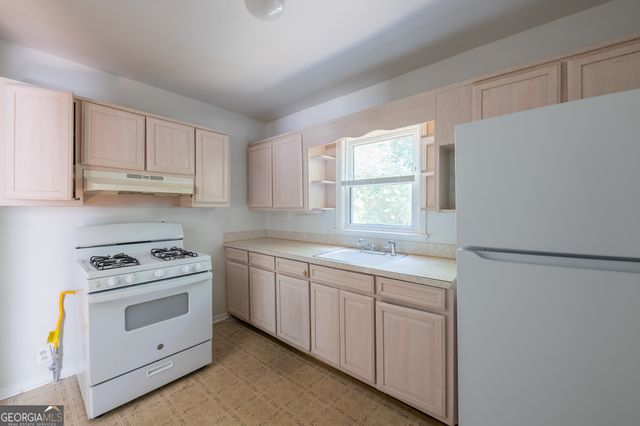 1555 Venetian Drive SW, Atlanta, GA 30311
