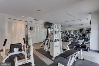 1101 S ARLINGTON RIDGE RD #704, Arlington, VA 22202