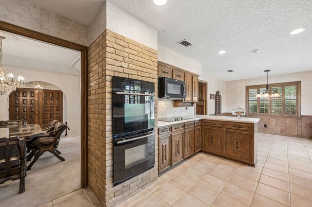 1324 Glenbrook Drive, Irving, TX 75061