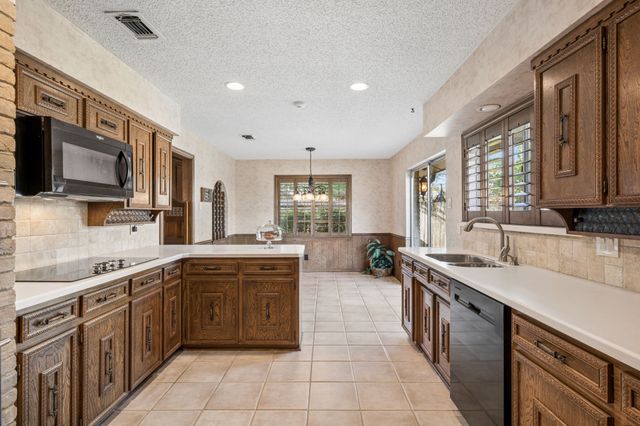 1324 Glenbrook Drive, Irving, TX 75061