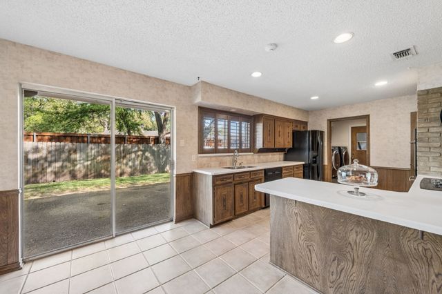 1324 Glenbrook Drive, Irving, TX 75061