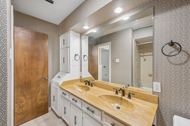 1324 Glenbrook Drive, Irving, TX 75061