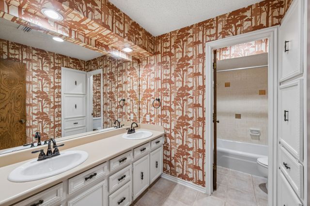 1324 Glenbrook Drive, Irving, TX 75061