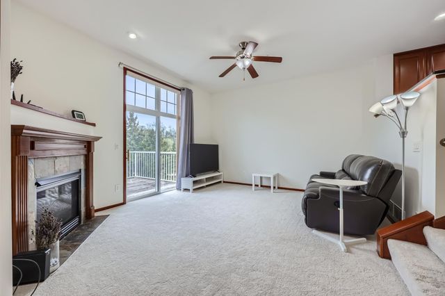 1595 Fox Hunt Way, Victoria, MN 55386